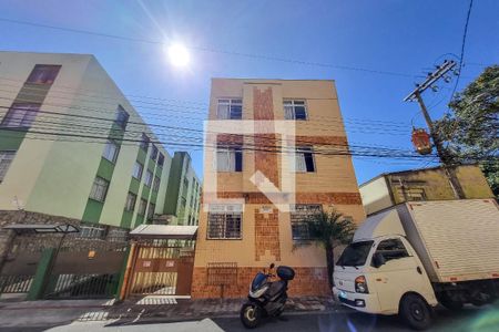 Apartamento à venda com 120m², 3 quartos e 2 vagas Apartamento à venda com 120m², 3 quartos e 2 vagasFachada