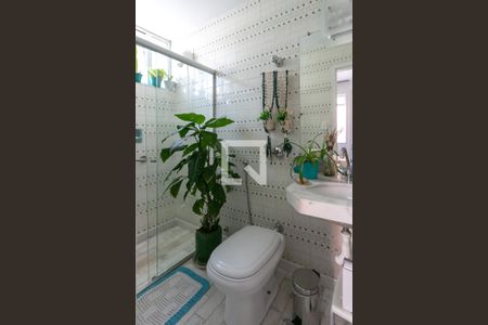 Apartamento à venda com 120m², 3 quartos e 2 vagas Apartamento à venda com 120m², 3 quartos e 2 vagasBanheiro da Suíte