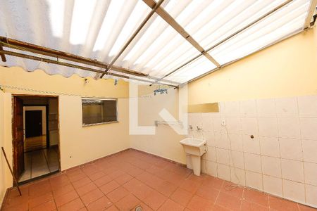 Casa à venda com 69m², 2 quartos e 1 vagaÁrea de Serviço