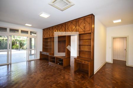 Sala de tv de casa à venda com 4 quartos, 630m² em Jardim Guedala, São Paulo