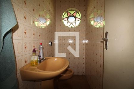 Banheiro 1 de casa à venda com 3 quartos, 158m² em Vila Nivi, São Paulo