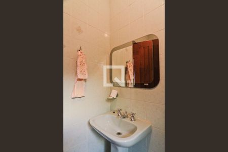 Casa à venda com 190m², 3 quartos e 4 vagasBanheiro de serviço