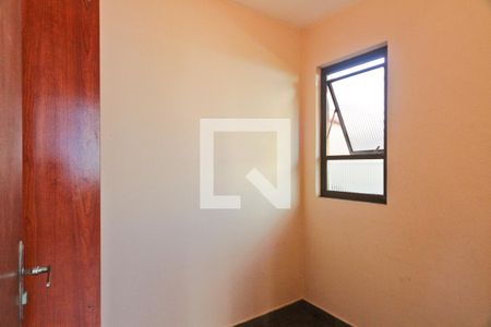 Casa à venda com 190m², 3 quartos e 4 vagasQuarto de serviço