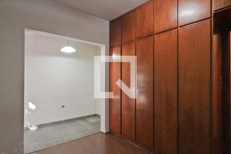 Casa à venda com 190m², 3 quartos e 4 vagasQuarto 2