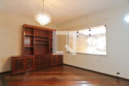 Sala de casa à venda com 3 quartos, 190m² em Jardim das Laranjeiras, São Paulo