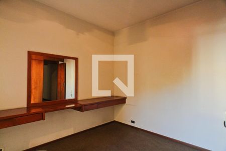 Casa à venda com 190m², 3 quartos e 4 vagasSuíte