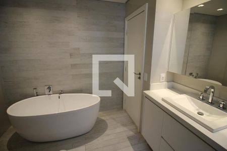 Casa de condomínio à venda com 392m², 4 quartos e 6 vagasQuarto 4 - Banheiro