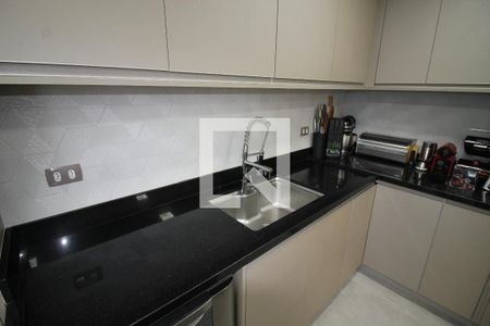 Casa de condomínio à venda com 392m², 4 quartos e 6 vagasCozinha