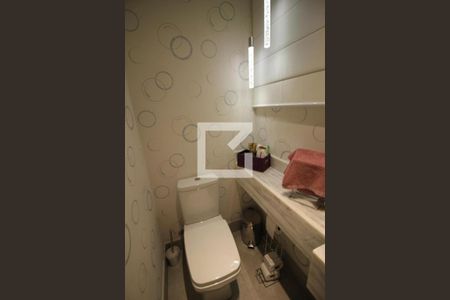 Casa de condomínio à venda com 392m², 4 quartos e 6 vagasLavabo