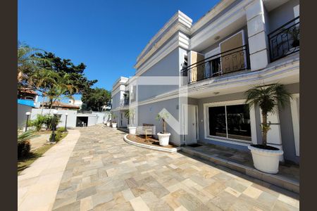 Casa de condomínio à venda com 392m², 4 quartos e 6 vagas Casa de condomínio à venda com 392m², 4 quartos e 6 vagasÁrea comum