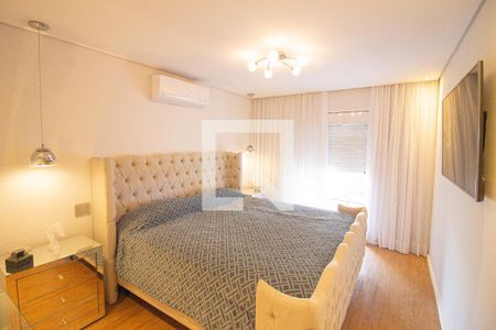 Casa de condomínio à venda com 392m², 4 quartos e 6 vagas Casa de condomínio à venda com 392m², 4 quartos e 6 vagasQuarto 4 - Suíte