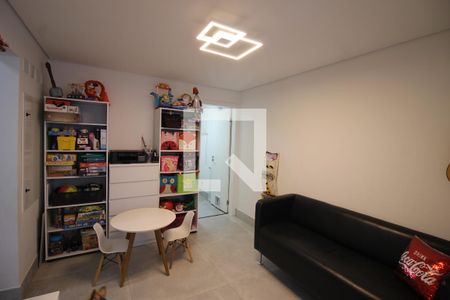 Casa de condomínio à venda com 392m², 4 quartos e 6 vagasSala de TV