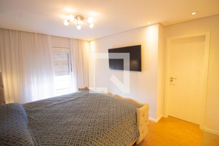 Casa de condomínio à venda com 392m², 4 quartos e 6 vagas Casa de condomínio à venda com 392m², 4 quartos e 6 vagasQuarto 4 - Suíte