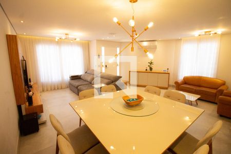 Sala de casa de condomínio à venda com 4 quartos, 392m² em Vila Bertioga, São Paulo