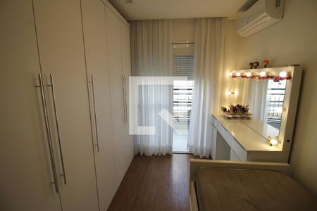 Casa de condomínio à venda com 392m², 4 quartos e 6 vagasQuarto 2