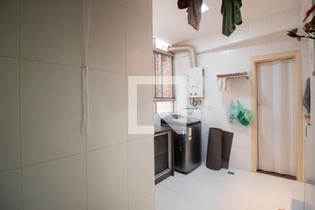 Apartamento à venda com 140m², 3 quartos e 1 vaga Apartamento à venda com 140m², 3 quartos e 1 vagaÁrea de serviço