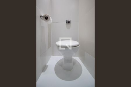 Apartamento à venda com 140m², 3 quartos e 1 vaga Apartamento à venda com 140m², 3 quartos e 1 vagaBanheiro da área de serviço