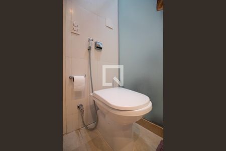 Apartamento à venda com 140m², 3 quartos e 1 vaga Apartamento à venda com 140m², 3 quartos e 1 vagaBanheiro social