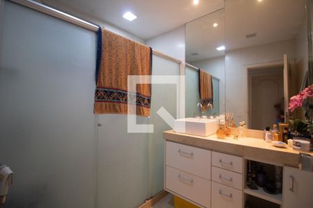 Apartamento à venda com 140m², 3 quartos e 1 vaga Apartamento à venda com 140m², 3 quartos e 1 vagaBanheiro social