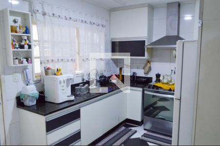 Casa de condomínio à venda com 261m², 6 quartos e 3 vagas Casa de condomínio à venda com 261m², 6 quartos e 3 vagasCozinha