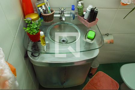 Casa de condomínio à venda com 261m², 6 quartos e 3 vagas Casa de condomínio à venda com 261m², 6 quartos e 3 vagasBanheiro 2