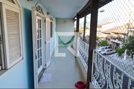 Casa de condomínio à venda com 261m², 6 quartos e 3 vagas Casa de condomínio à venda com 261m², 6 quartos e 3 vagasVaranda da Suíte