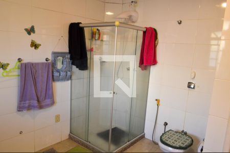 Casa de condomínio à venda com 261m², 6 quartos e 3 vagas Casa de condomínio à venda com 261m², 6 quartos e 3 vagasBanheiro da Suíte