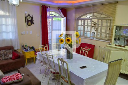 Sala de casa de condomínio à venda com 6 quartos, 261m² em Jacarepaguá, Rio de Janeiro