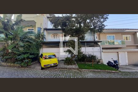 Casa de condomínio à venda com 261m², 6 quartos e 3 vagas Casa de condomínio à venda com 261m², 6 quartos e 3 vagasFachada da Casa