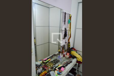 Casa de condomínio à venda com 261m², 6 quartos e 3 vagas Casa de condomínio à venda com 261m², 6 quartos e 3 vagasCloset da suíte