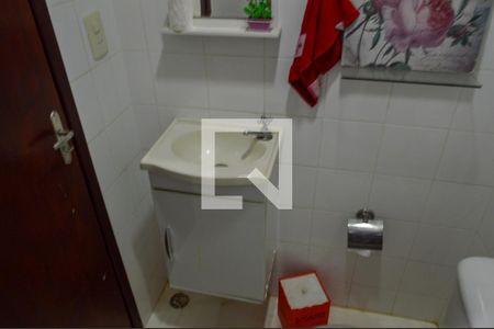 Casa de condomínio à venda com 261m², 6 quartos e 3 vagas Casa de condomínio à venda com 261m², 6 quartos e 3 vagasBanheiro do Quarto Suíte