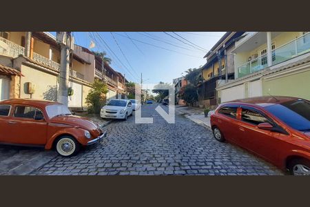 Casa de condomínio à venda com 261m², 6 quartos e 3 vagas Casa de condomínio à venda com 261m², 6 quartos e 3 vagasÁrea comum