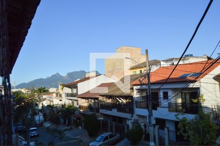 Casa de condomínio à venda com 261m², 6 quartos e 3 vagas Casa de condomínio à venda com 261m², 6 quartos e 3 vagasVista da Varanda