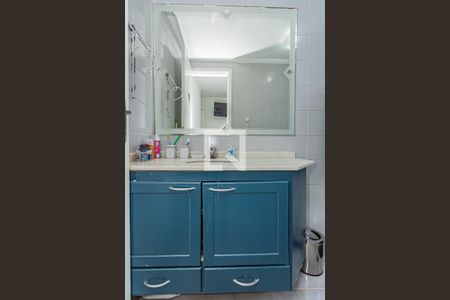 Banheiro suite de apartamento à venda com 3 quartos, 74m² em Vila Mangalot, São Paulo