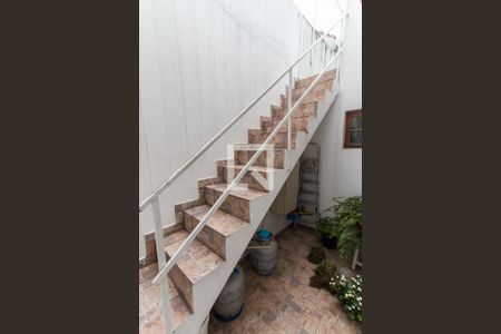 Casa à venda com 150m², 2 quartos e 3 vagasEscada