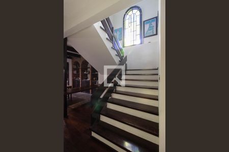 Escadas de casa para alugar com 5 quartos, 400m² em Vila Assunção, Porto Alegre