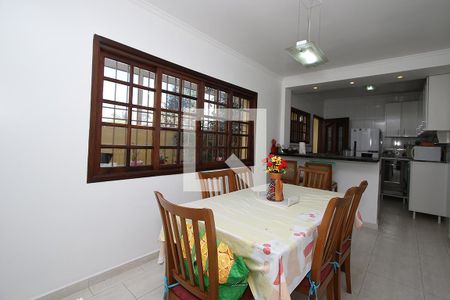Casa à venda com 120m², 3 quartos e 2 vagas Casa à venda com 120m², 3 quartos e 2 vagasCozinha