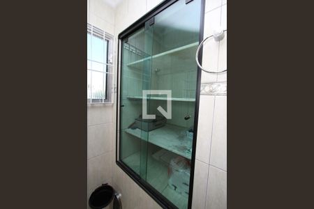 Casa à venda com 120m², 3 quartos e 2 vagas Casa à venda com 120m², 3 quartos e 2 vagasBanheiro