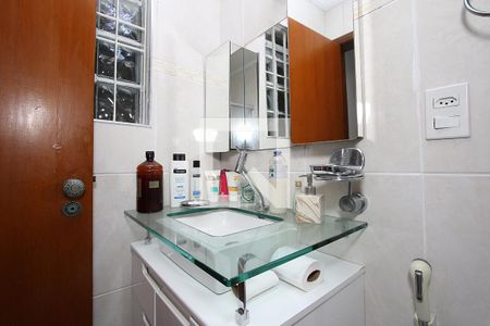 Casa à venda com 120m², 3 quartos e 2 vagas Casa à venda com 120m², 3 quartos e 2 vagasBanheiro