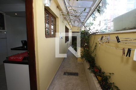 Casa à venda com 120m², 3 quartos e 2 vagas Casa à venda com 120m², 3 quartos e 2 vagasQuintal