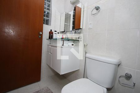 Casa à venda com 120m², 3 quartos e 2 vagas Casa à venda com 120m², 3 quartos e 2 vagasBanheiro