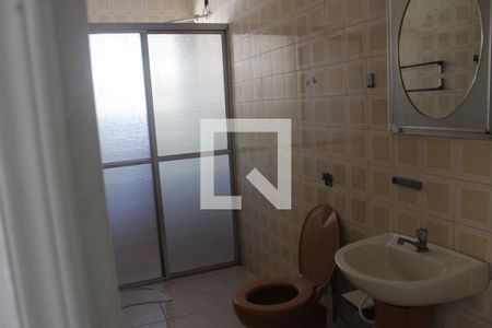 Casa à venda com 300m², 4 quartos e 5 vagasBanheiro 2
