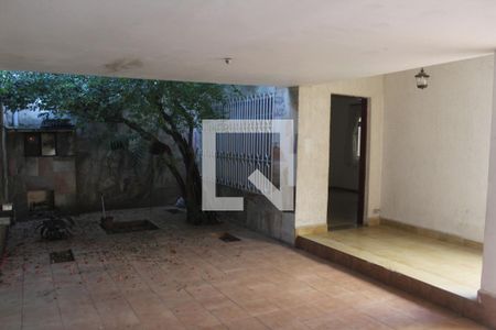 Casa à venda com 300m², 4 quartos e 5 vagasQuintal
