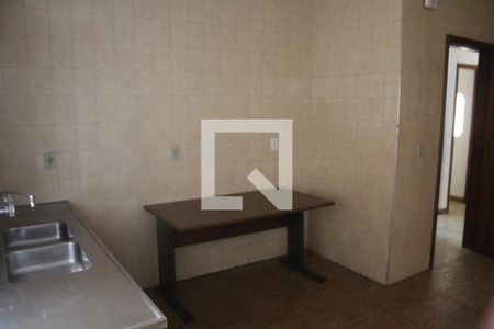 Casa à venda com 300m², 4 quartos e 5 vagasCozinha