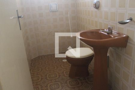 Casa à venda com 300m², 4 quartos e 5 vagasBanheiro 01