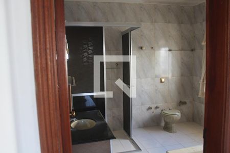 Casa à venda com 300m², 4 quartos e 5 vagasBanheiro Suíte 3