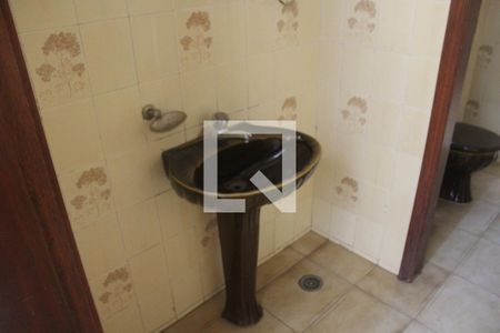 Casa à venda com 300m², 4 quartos e 5 vagasBanheiro