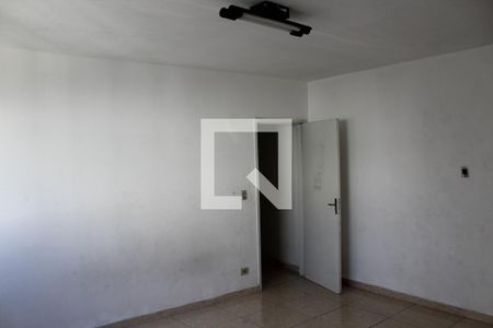 Casa à venda com 300m², 4 quartos e 5 vagasQuarto 1 casa dos fundos