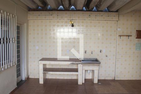 Casa à venda com 300m², 4 quartos e 5 vagasLavanderia