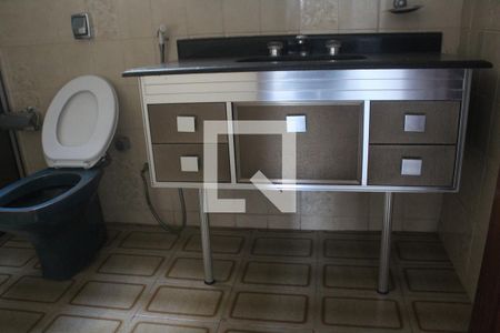 Casa à venda com 300m², 4 quartos e 5 vagasBanheiro Suíte 2